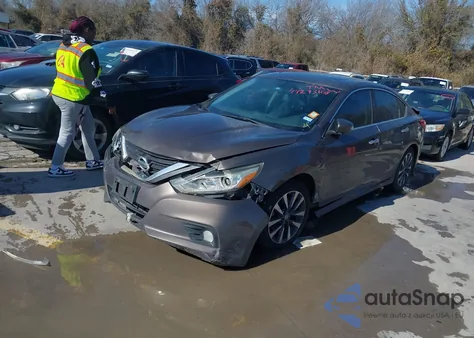 2017 Nissan Altima 2.5 Sv z USA, uszkodzony, nr VIN 1N4AL3AP8HC170177